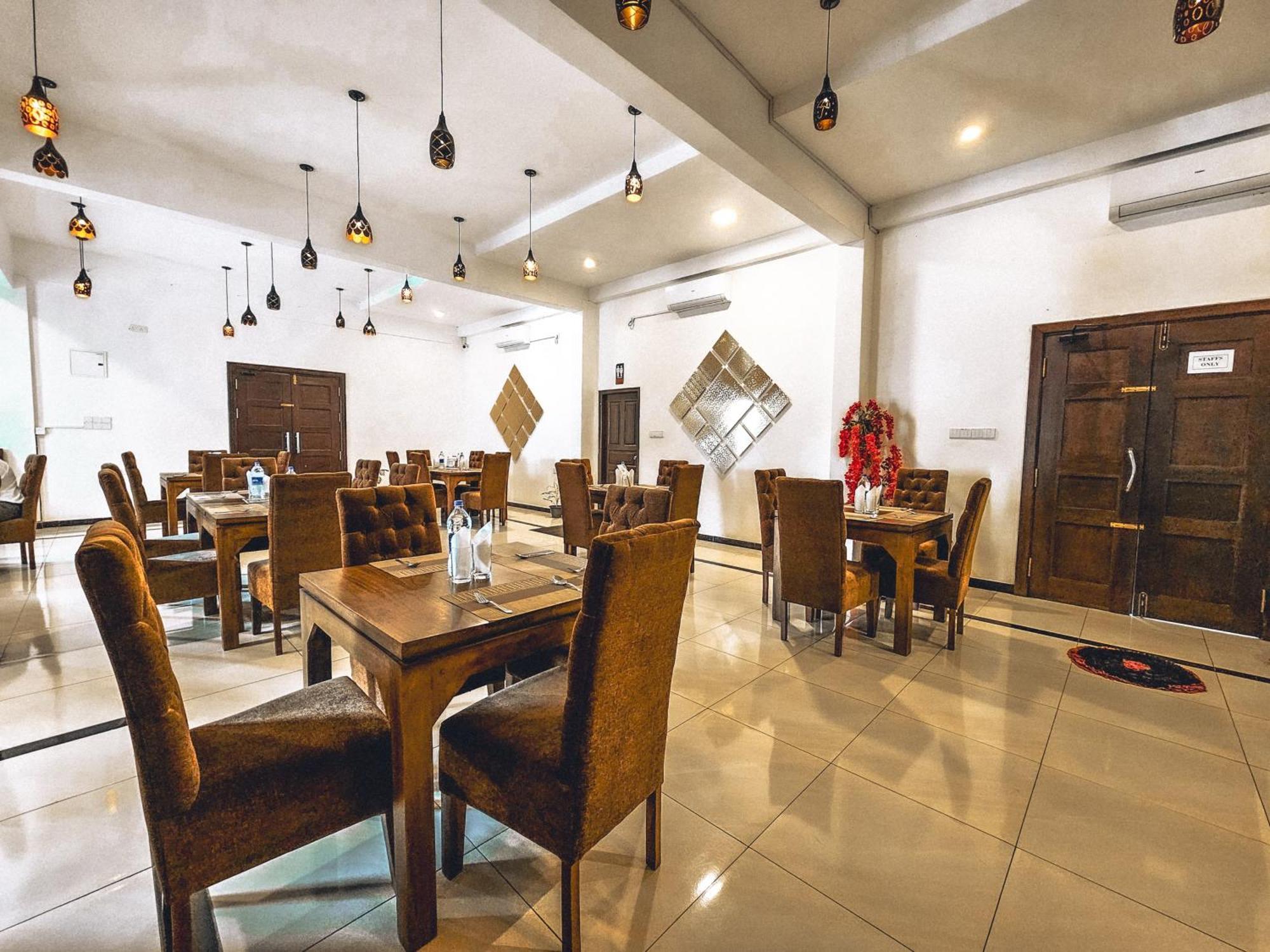 Hotel Northway Vavuniya Exteriér fotografie